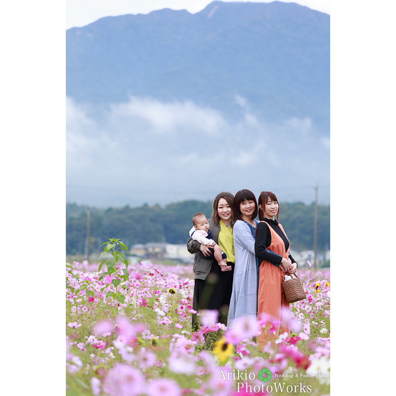 こすもすひろば敦賀市の赤レンガ倉庫で家族写真の出張撮影